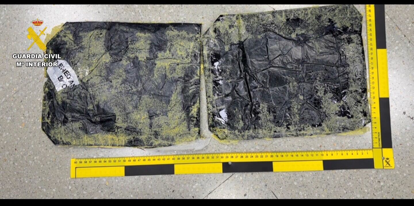 Imagen del paquete intervenido con la droga