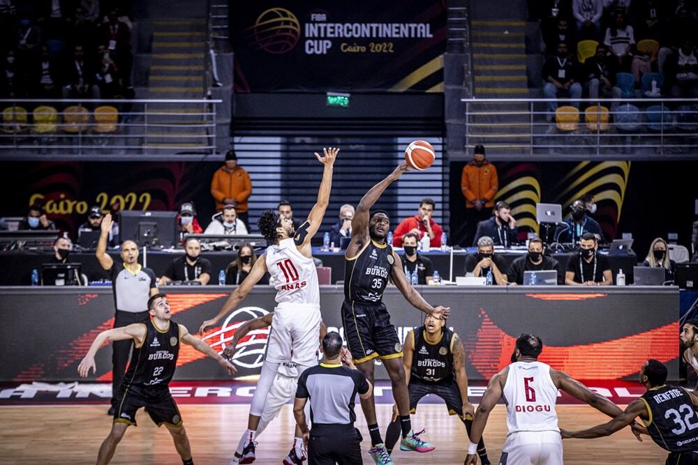 Salto inicial del encuentro