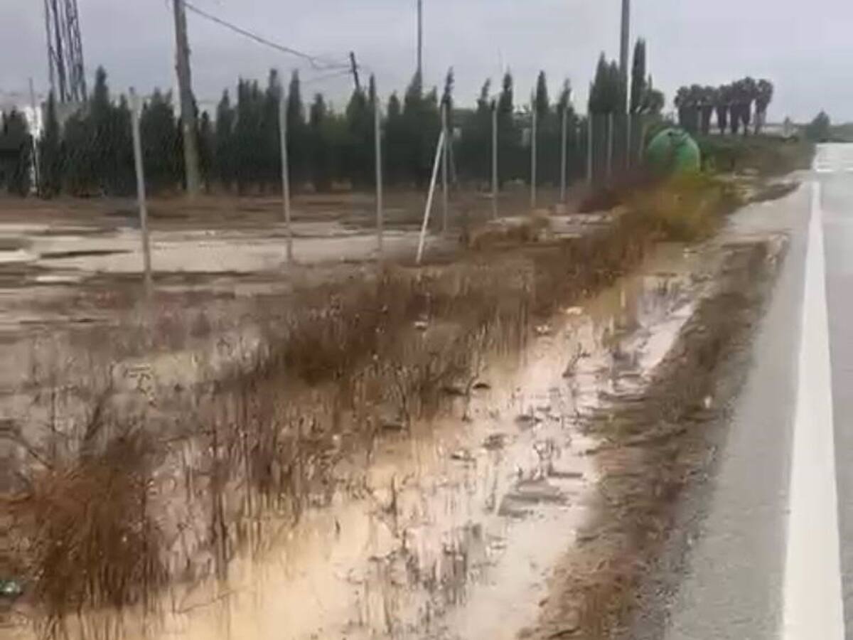 La Brigada de Carreteras interviene en tres incidentes en Jerez causados por el temporal