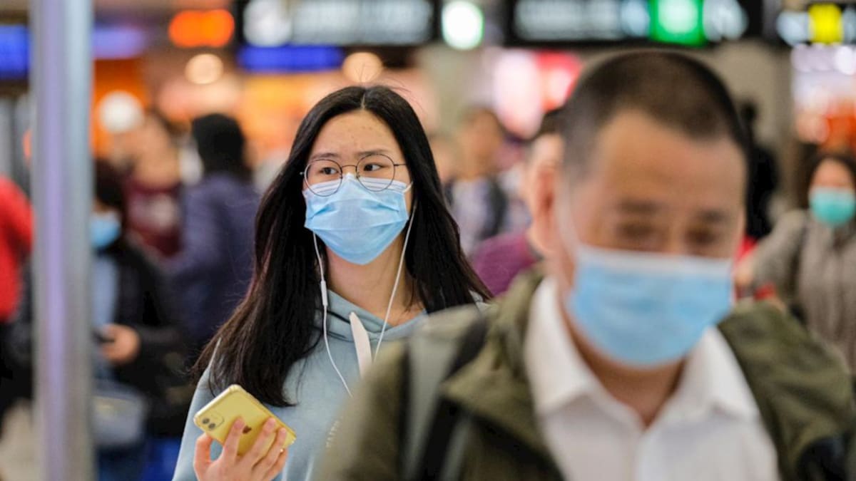 Los farmacéuticos lanzan una mensaje de tranquilidad ante la demanda de mascarillas por miedo al coronavirus
