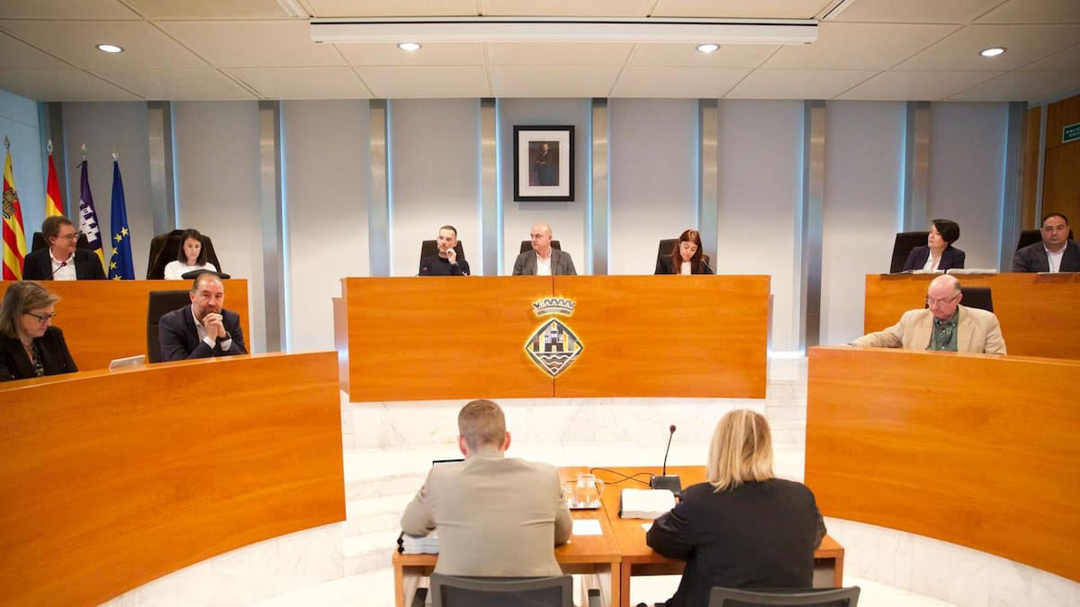 Marí dice que "no es normal" tantas discrepancias de los técnicos del Consell de Ibiza en los expedientes para el pago de facturas