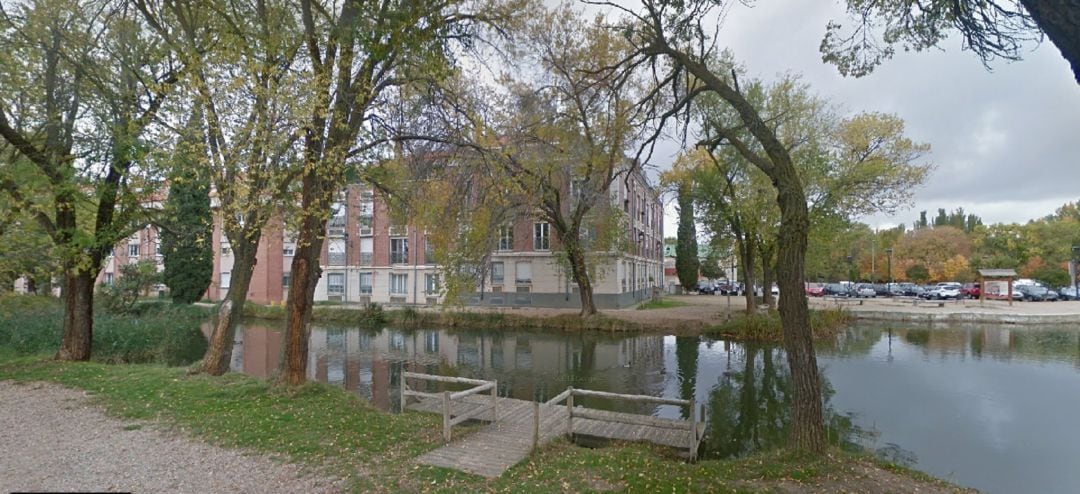 El Pleno aprueba de forma inicial la ordenanza reguladora de precios públicos por la prestación del servicio de navegación por la Dársena del Canal con la abstención de PSOE y Ganemos y el voto en contra de VOX 