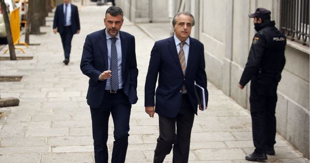 Santi Vila y su abogado Pau Molins llegan al Supremo