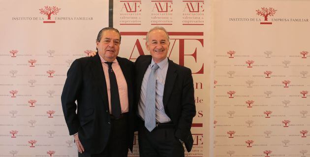 Vicente Boluda, presidente de la Asociación Valenciana de Empresarios, y Juan Corona, director general del Instituto de la Empresa Familiar durante la presentación del congreso