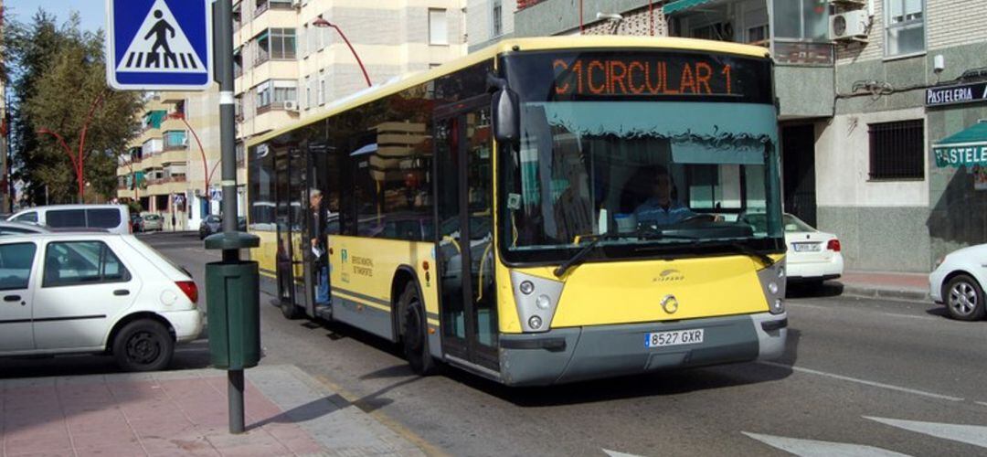 La tarjeta municipal de transporte dejará de tener validez el 1 de enero