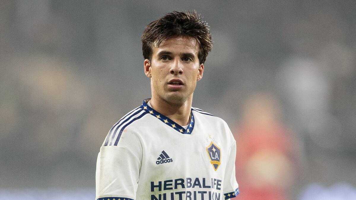 Riqui Puig: "No hubo un buen trato de Xavi conmigo, no me podía prohibir entrenar"