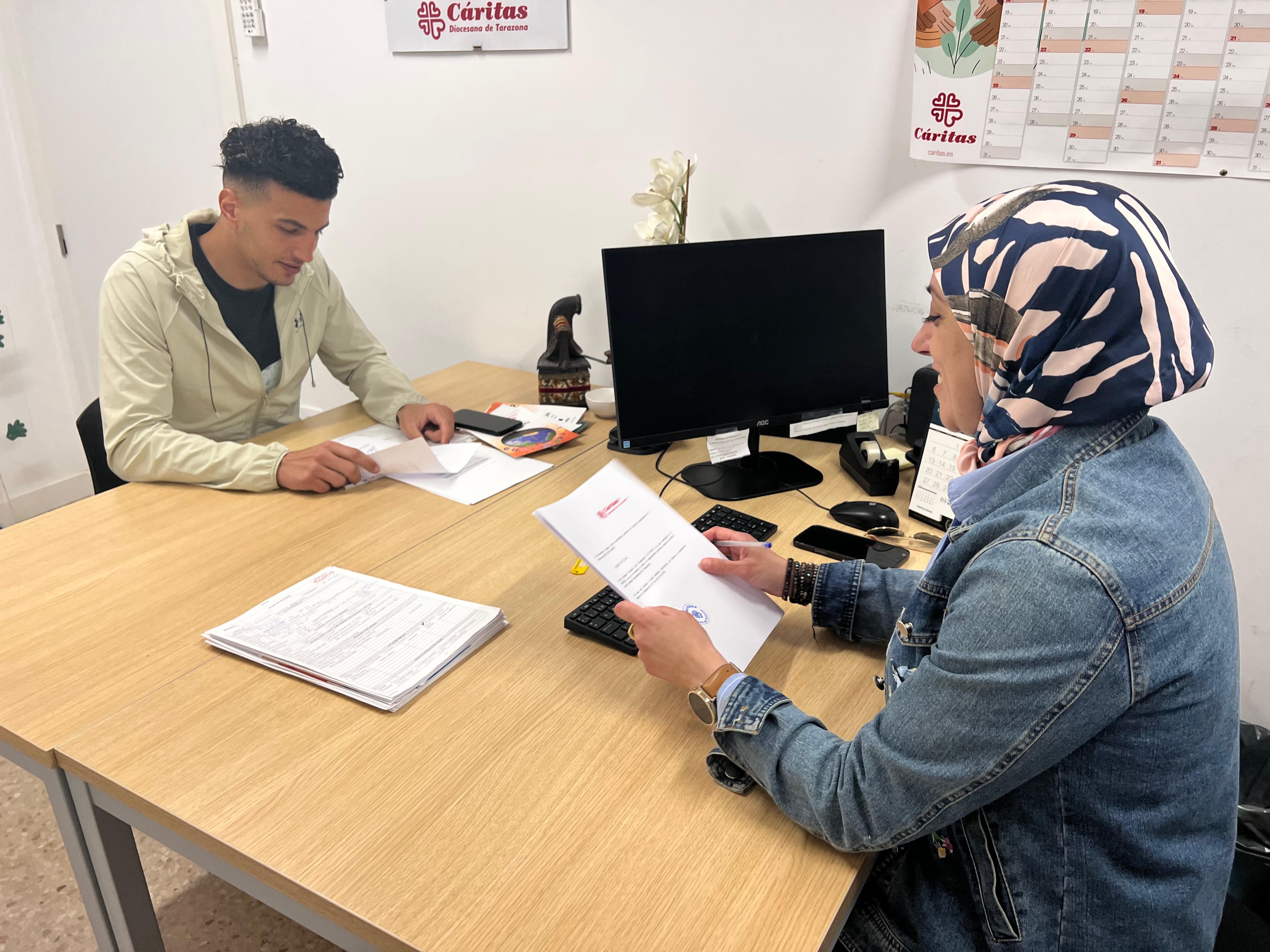 Mehdi Chafi en Cáritas Calatayud