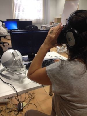 Paqui Ramos probando las Oculus