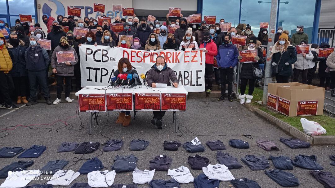 Los trabajadores de las plantas de ITP Aero Casting en Barakaldo y Sestao -la antigua PCB- han decidido iniciar una huelga indefinida después de que la dirección de la empresa haya comunicado los 90 trabajadores a los que pretende despedir