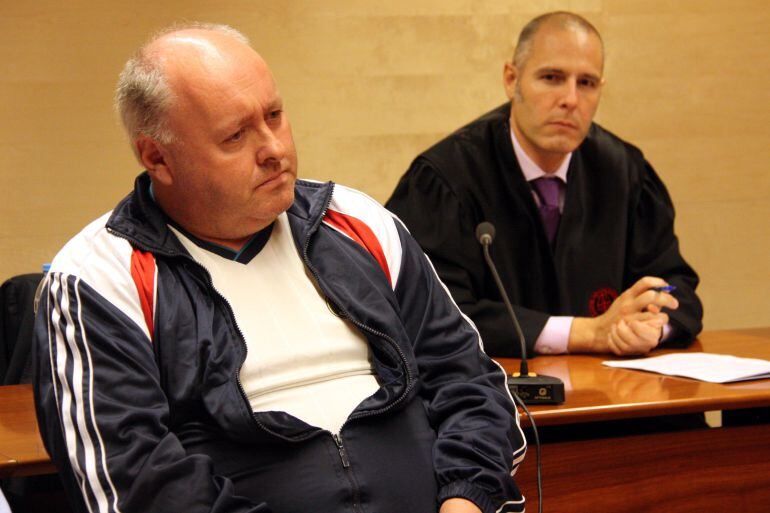 L'acusat, Jindrich Cermak, i l'advocat que el defensa, Samuel Garcia-Quintas (Foto: ACN)