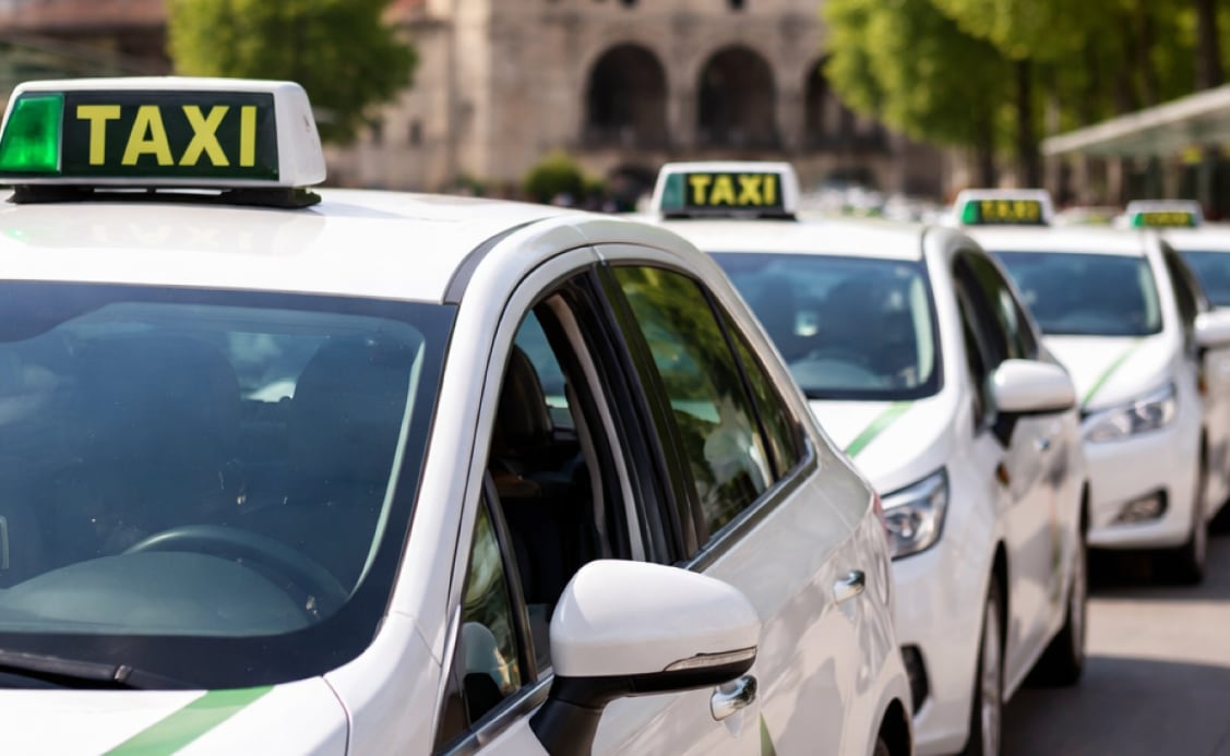 Taxis en una parada en Vitoria
