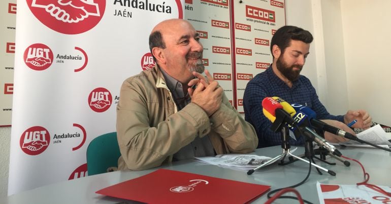 Manuel Salaza (UGT) y Francisco Cantero (CCOO) durante la presentación de la manifestación del 1 de mayo.