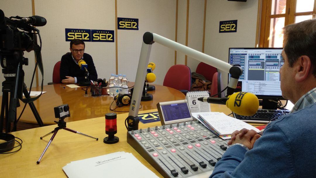 Miguel Ángel Gallardo, Alcalde de Villanueva de la Serena en los estudios de SER Vegas Altas