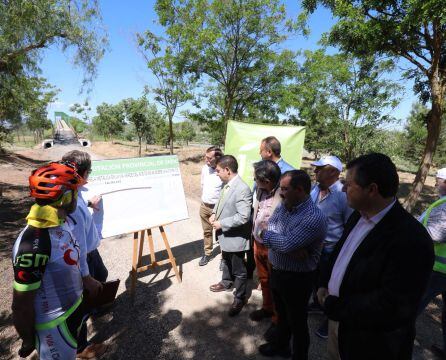 Inauguración de la pasarela metálica para cruzar la A-316 en Alcaudete