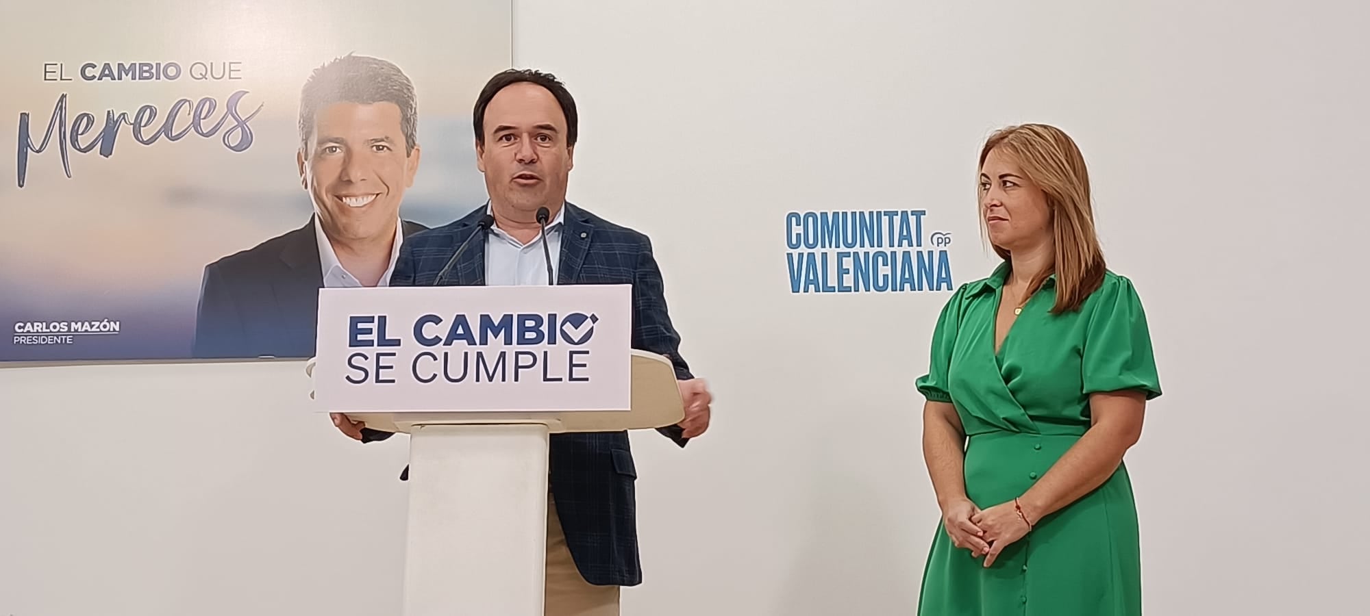 Juanfran Pérez Llorca, secretario general del PPCV y portavoz en la Federación Valenciana de Municipios y Provincias anunciando la candidatura de Rocío Cortés para presidenta de la entidad.