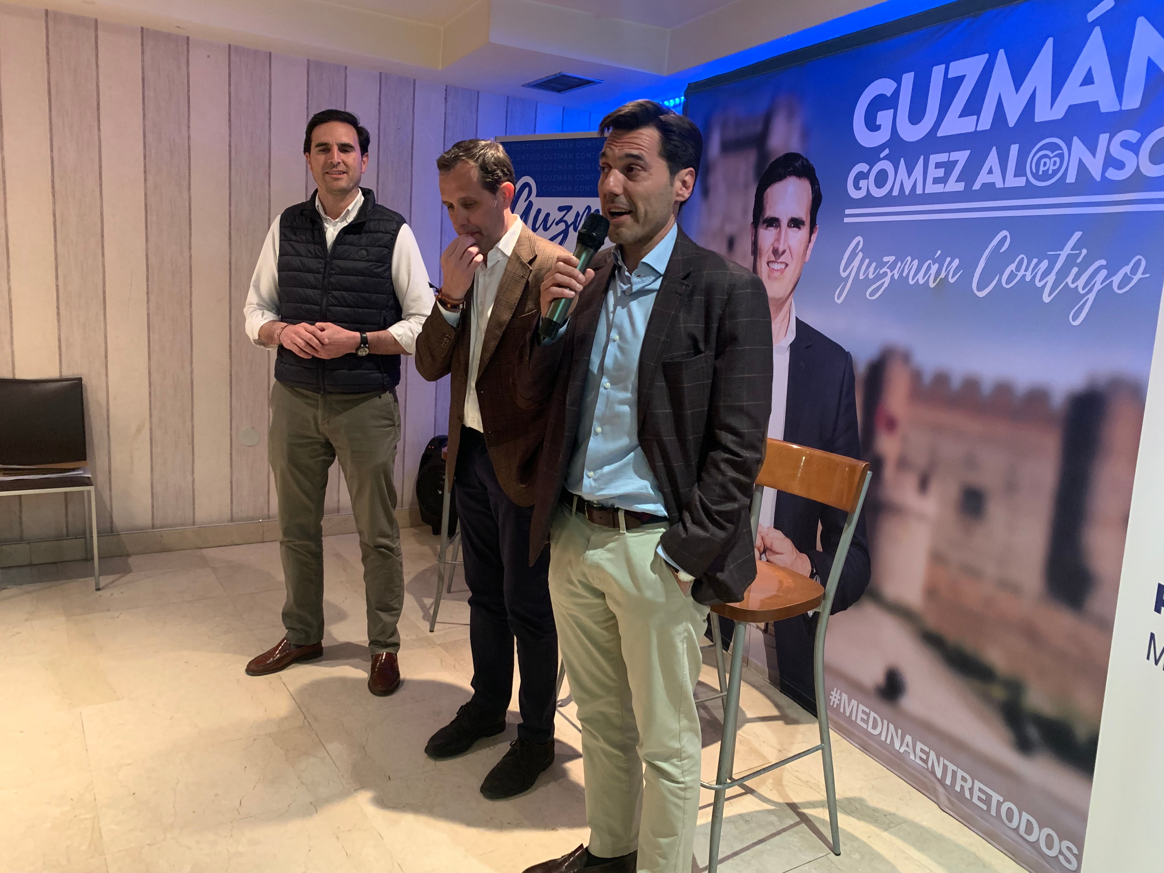 Gómez, Íscar y Salcedo inauguran la sede del PP durante la campaña