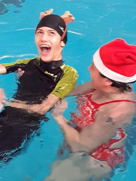 Javichu, feliz en el agua durante un día de navidad