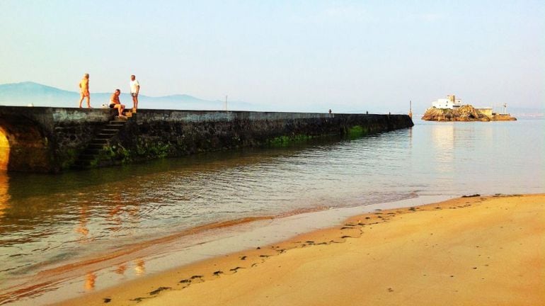 Espigón en la Playa de la Magdalena.