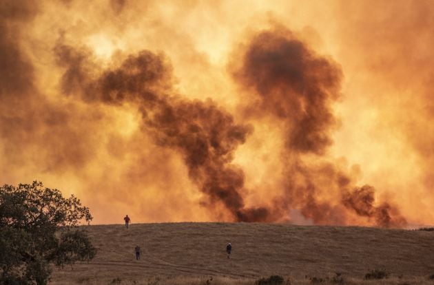 Incendio Forestal en Almonaster la Real desde el Paraje Olivargas.