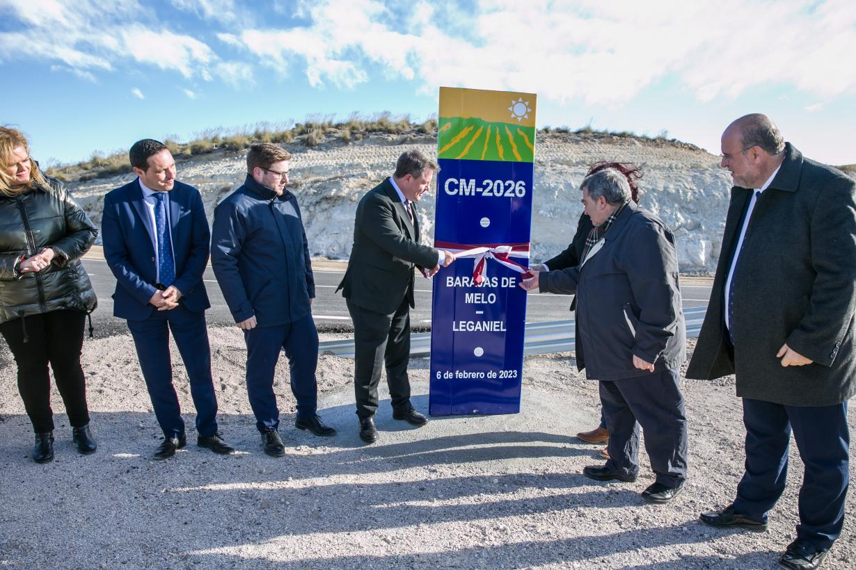 Inauguración del arreglo de la carretera CM-2026 entre Barajas de Melo y Leganiel, en la provincia de Cuenca.