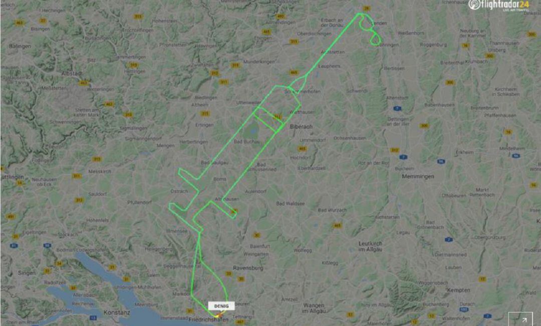 Una jeringa dibujada en el cielo.