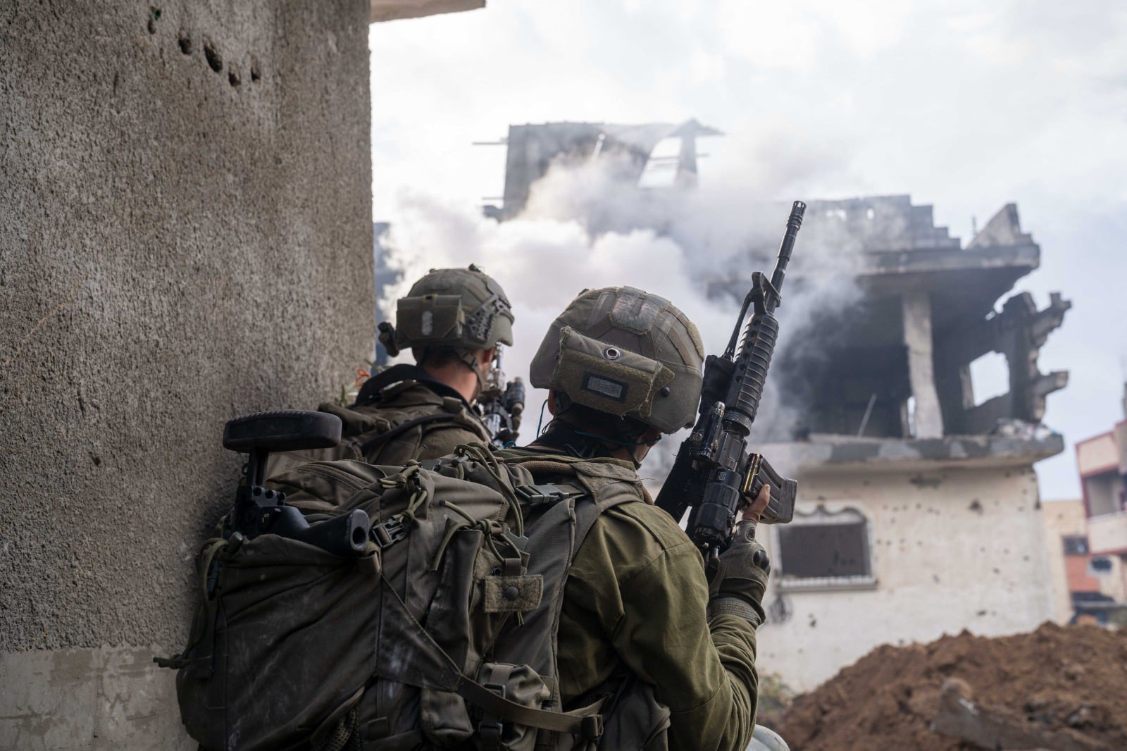 Vista de tropas israelíes durante sus operaciones en la zona de Beit Hanoun, en el norte la Franja de Gaza.