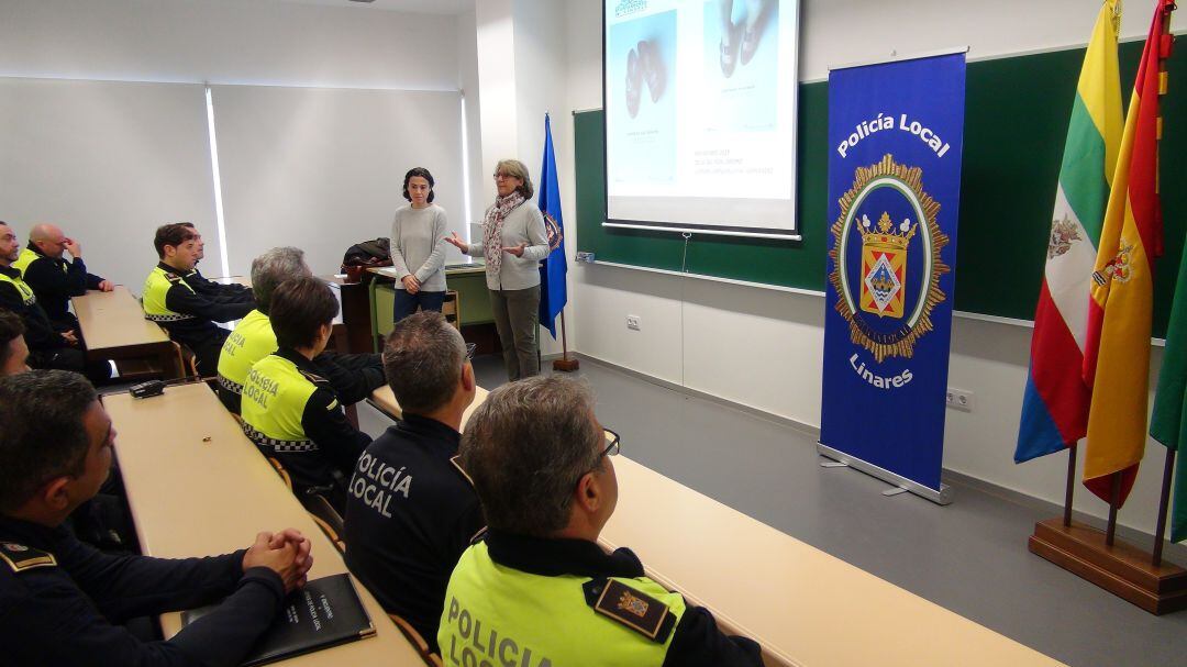 Agentes de Policía Local, en una reciente acción formativa.