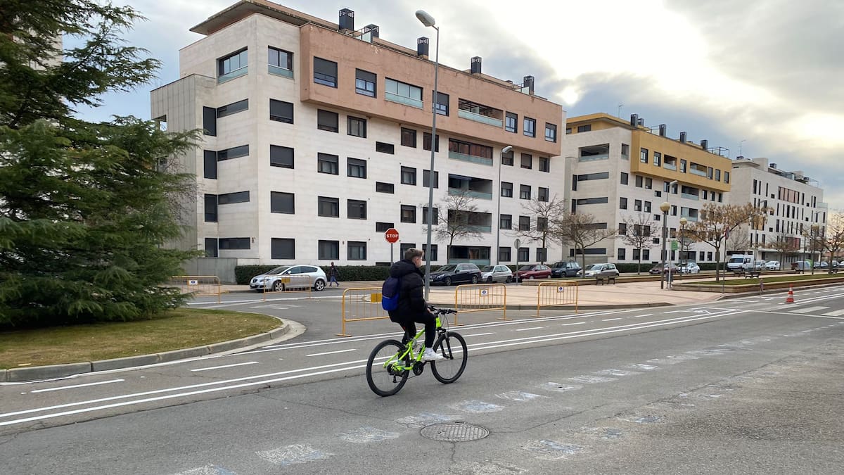 El barrio de Santiago, pendiente de la decisión de la posible suspensión del carril bici en avenida Pirineos