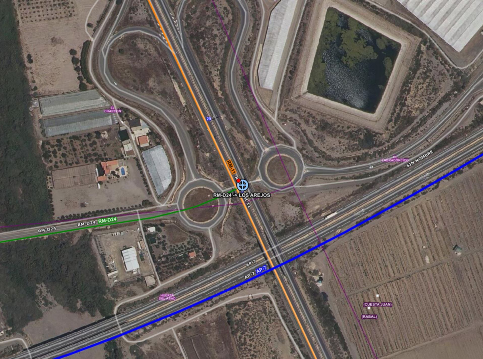 Heridas dos mujeres en Águilas en un choque entre un coche y una moto.