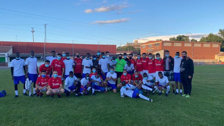 Uno de los dos entrenadores del Atlético Peñafiel, Sergio Requejo, repasa en la SER la goleada ante el Viana de Cega en el final de temporada y en encuentro amistoso con el combinado de Progestión