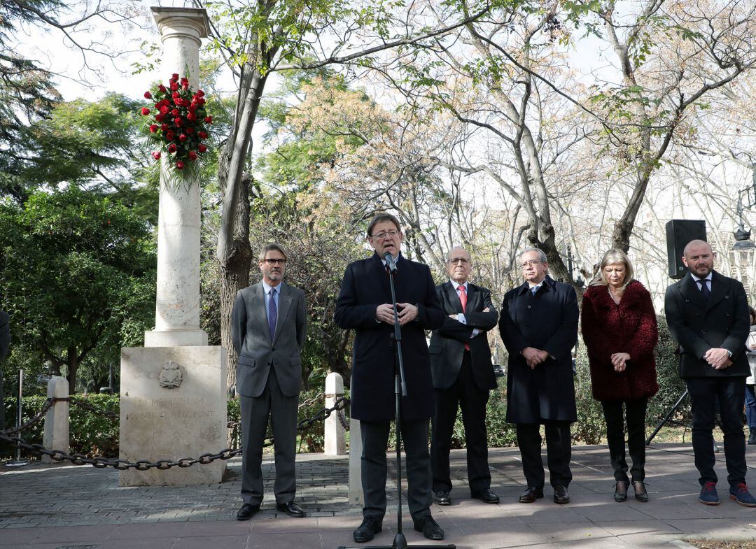 El president de la Generalitat, Ximo Puig, en el acto homenaje al profesor Manuel Broseta en el XVIII aniversario de su asesinato en València por parte de ETA