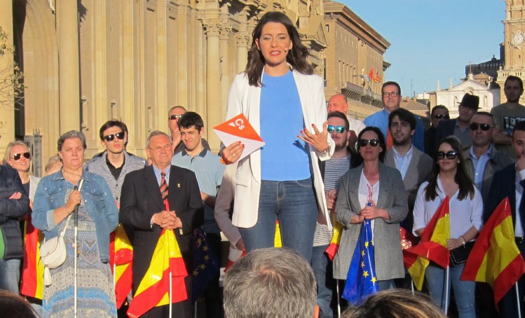 Arrimadas pide el voto para Cs porque es la &quot;oportunidad de parar al sanchismo en municipios y Comunidades&quot;