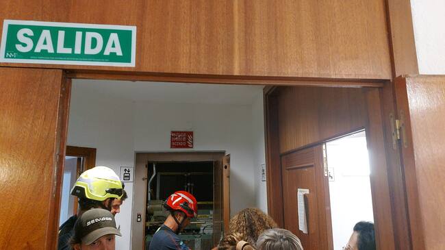 Policía y detenido quedan atrapados en el ascensor de un juzgado de Marbella