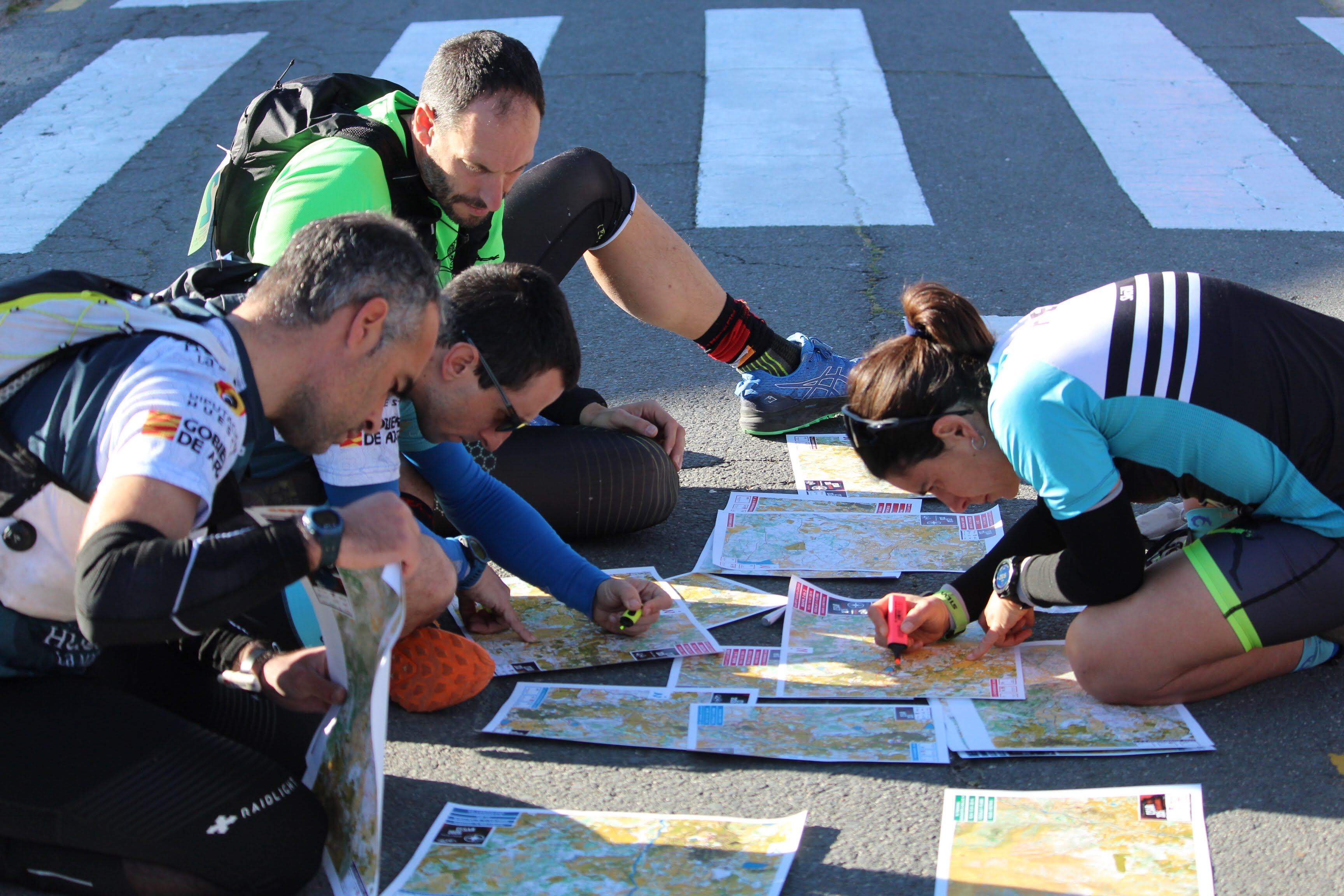 El equipo Peña Guara preparando la estrategia en una de las jornadas del Campeonato de España de Raids de Aventura