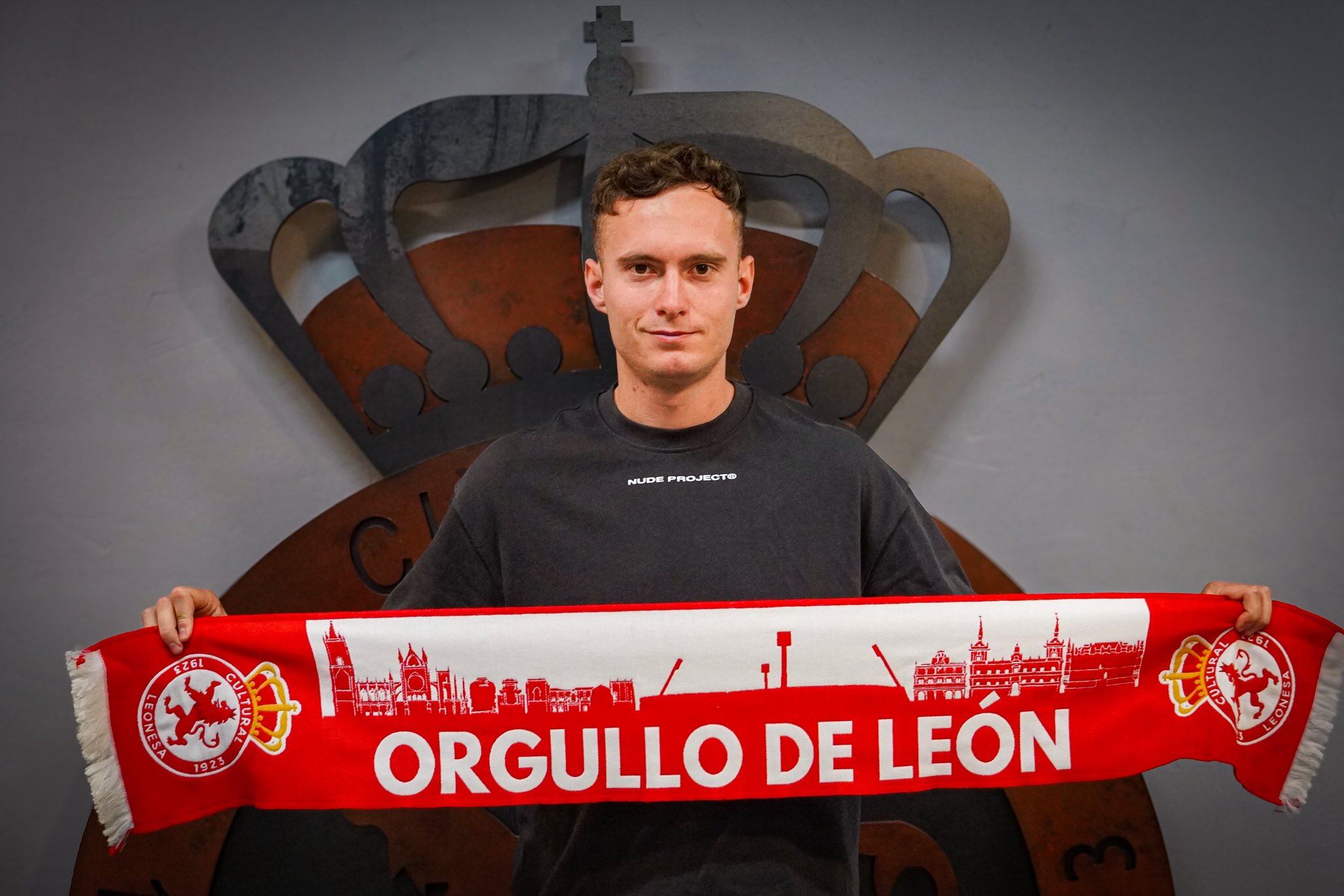 Marcó 6 goles en 36 partidos con el Zamora.