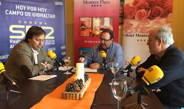 Sergio Gil Belmonte, gerente del Hotel Montera y Joaquín Guirval, director de Radio Algeciras, conversan en Hoy por Hoy sobre la Cena navidad con Amor.