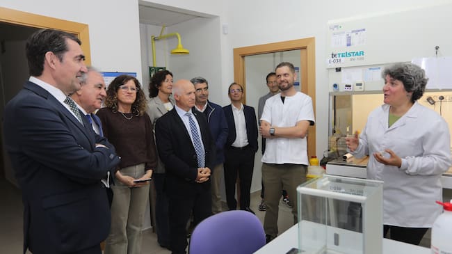 El consejero de Medio Ambiente, Vivienda y Ordenación del Territorio en funciones, Juan Carlos Suárez-Quiñones, visita el Centro de Sanidad Forestal Calabazanos