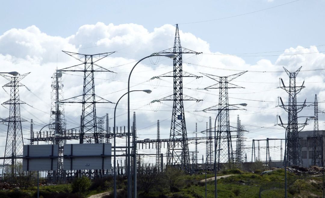 Fotos de torres de alta tensión.