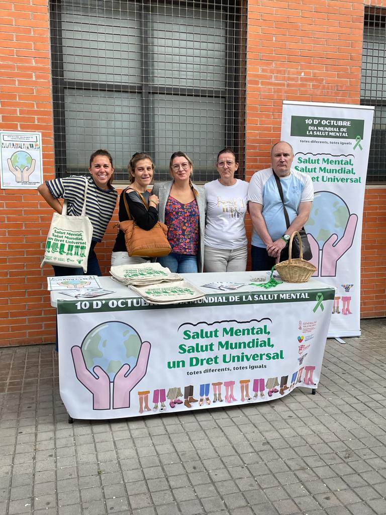 Mesa informativa de SASEM en el Centro de Salud de Xàtiva