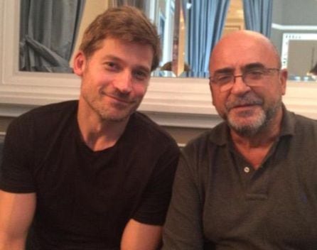 Carlos Rosado (d), junto al actor danés Nikolaj Coster-Waldau, que intepreta a Jamie Lannister en la serie &#039;Juego de Tronos&#039;.