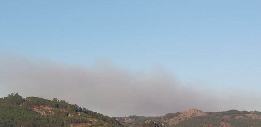 El humo llegó al Monte Castelo, en O Porriño.