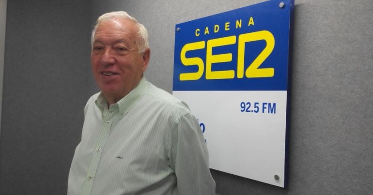 Jose Manuel García Margallo, en su última visita a los estudios de Radio Dénia.