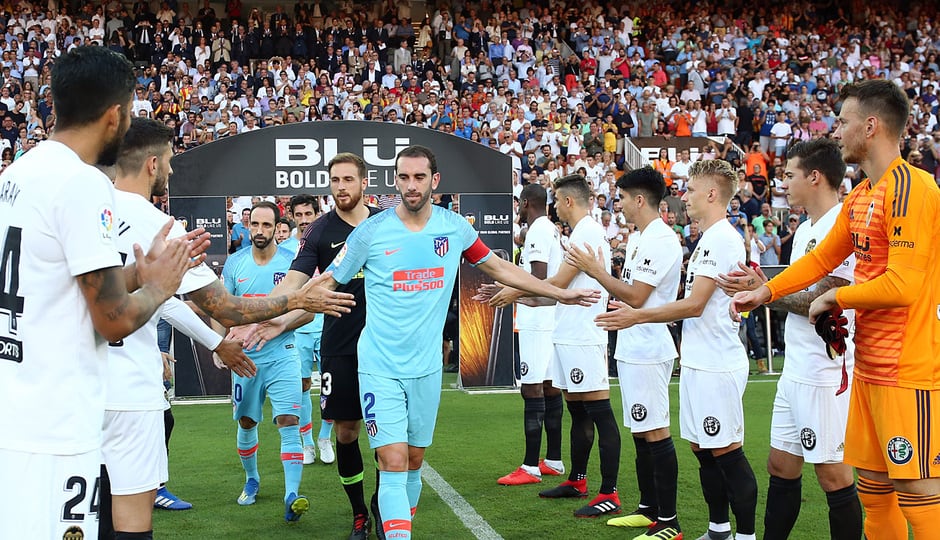 El Valencia hizo pasillo al Atlético de Madrid en 2018, por el supercampeonato de Europa.