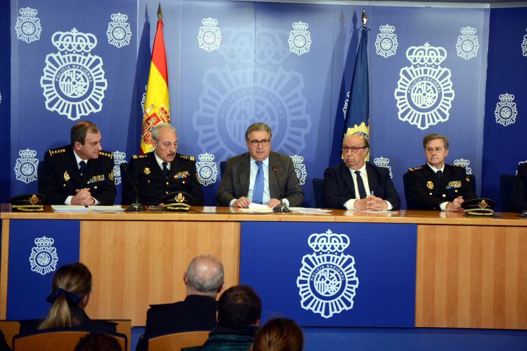 El ministro juan Ignacio Zoido en rueda de prensa un día después de la detención de Carles Puigdemont