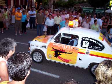 Imagen de archivo del Eurofestival 2005, celebrado en Aranda de Duero,con el 600 de Ángel Herranz &#039;Alforjillas&#039; engalanado para la ocasión