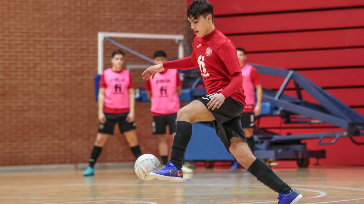 El Nueva Elda Finetwork golea en la pista del Crevillent Futsal Starts (3-7)