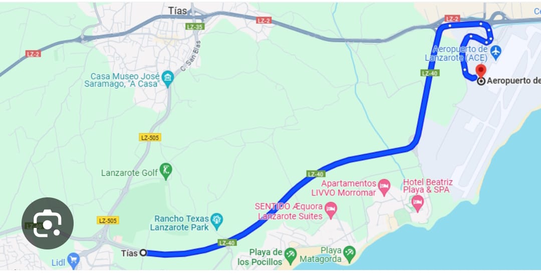 Trazado de la LZ-40 entre el aeropuerto César Manrique Lanzarote y la localidad de Puerto del Carmen.