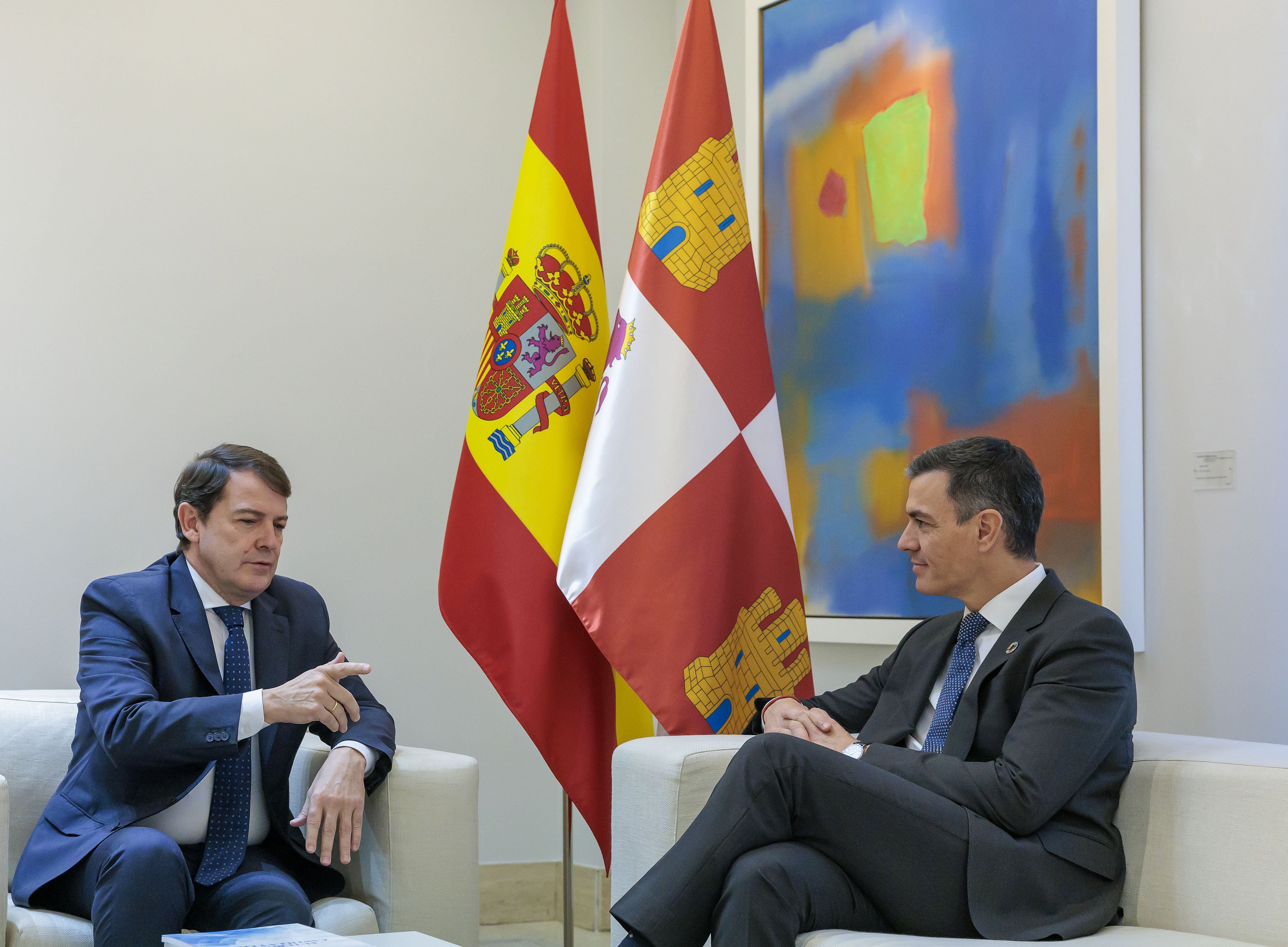 Reunión entre Pedro Sánchez y Alfonso Fernández Mañueco en La Moncloa | Fuente: Junta de Castilla y León