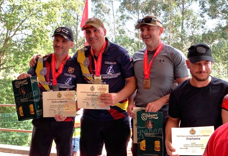 Tiradores del CT Loreto en el podio en Gijón