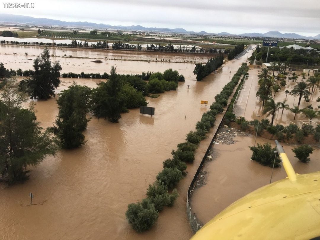 El alcalde de Los Alcázares pide ayuda para evacuar a los vecinos